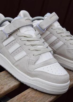 Замшевые, кожаные кроссовки adidas forum gray white