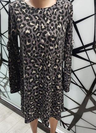 Теплое трикотажное платье в леопардовый принт пепельного цвета clockhouse 44-482 фото