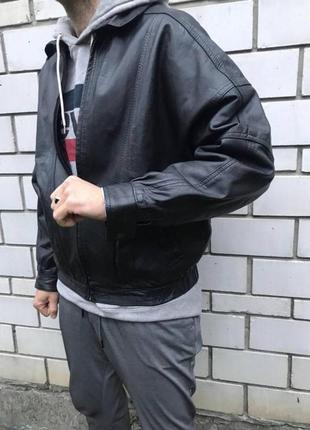 Натуральная кожаная куртка бомбер байкерская классическая стильная актуальная тренд класика h&m винтаж