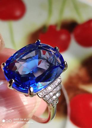Кільце з великим синім цирконом 925
