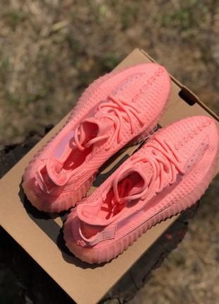 Яркие кроссовки adidas yeezy 350 “coral” в коралловом цвете (весна-лето-осень)😍3 фото