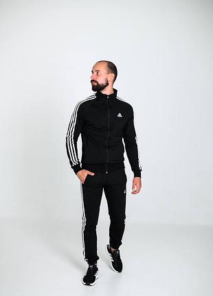 Спортивный мужской костюм