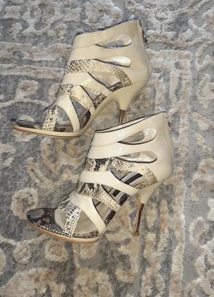 Шикарные босоножки luciano carvari 38 р-р