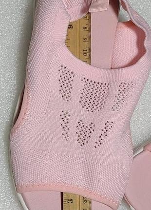 Рожеві босоніжки сандалі3 фото