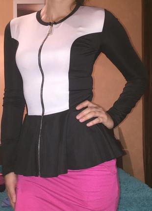 Кофта, блузка з баской на замочку