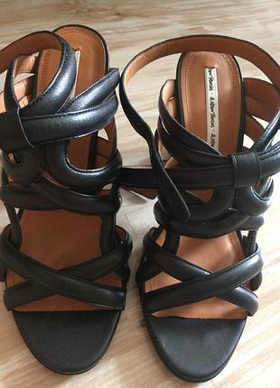 Босоножки кожа