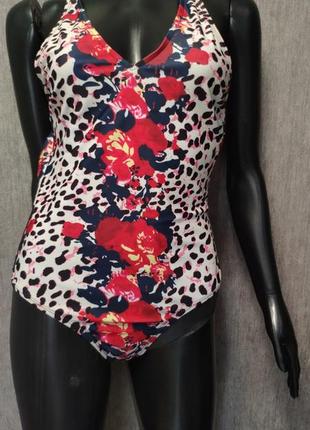 Квітковий купальник