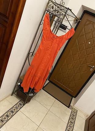 Чрезвычайно стильное платье