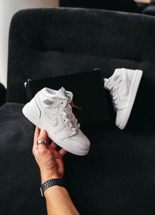 Кроссовки детские nike jordan white