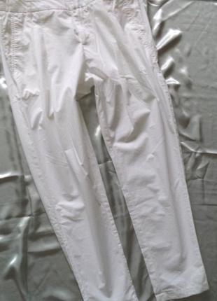 Sisley, замечательные летние  белые брюки1 фото