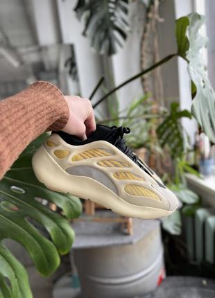 Шикарные кроссовки adidas adidas yeezy boost 700 v3 “safflower”5 фото