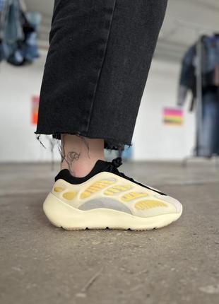 Шикарные кроссовки adidas adidas yeezy boost 700 v3 “safflower”3 фото