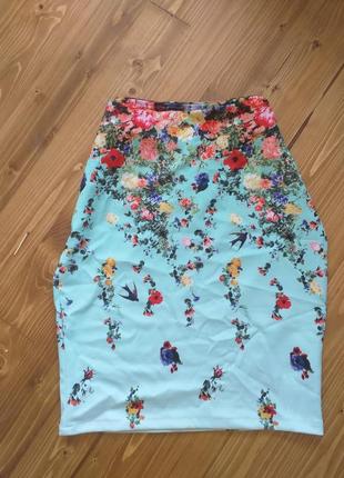 Біла спідниця з принтом