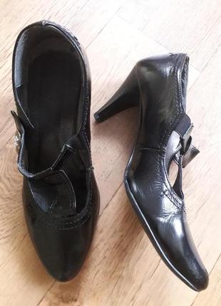 Туфлі польща