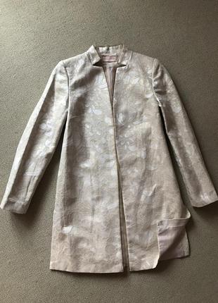 Новое фирменное облегченное пальто жакардово-парчевая ткань натуральная4 фото