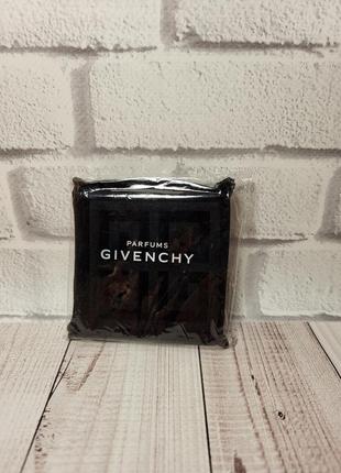 Дзеркало givenchy