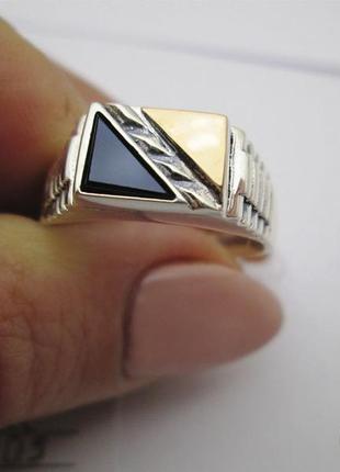 Срібний чоловічий перстень з золотою пластиною1 фото