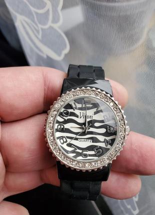 Vivani кварцовий жіночій годинник-браслет