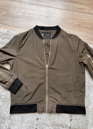 Куртка/бомбер/ветровка/верхнюю одежду/