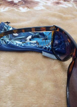 Стильні сонцезахисні окуляри в черепаховій оправі оріфлейм4 фото