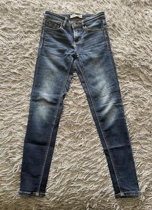 Джинси скінні