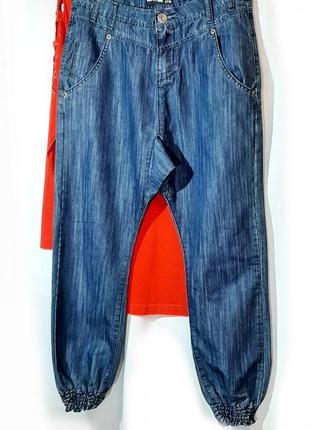 Джинсы синие свободные бохо  р 38-40 на резинке,темные