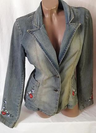 Джинсовый пиджак с вышивкой р-р л