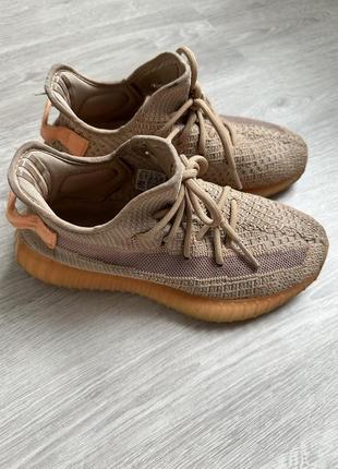 Кроссовки yeezy
