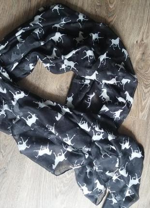 Шарф с лошадками