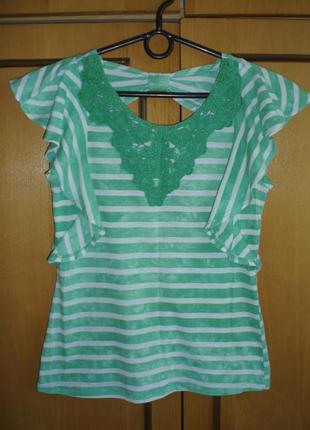 Жіноча футболка в зелену смужку розмір м/10 з-заду бант
