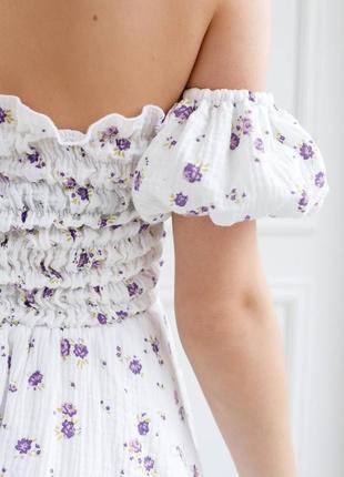 Легка сукня, короткий рукав, оголені плечі, муслін