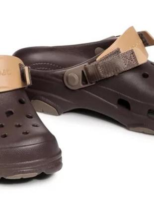 Шльопанці classic all terrain clog коричневий