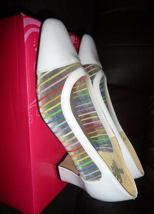 Літні білі лакові туфлі з нейлоновою вставкою в класичному стилі, 39 р.3 фото