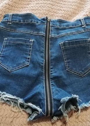 Шорты с молнией сзади