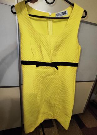 Желтое платье миди3 фото