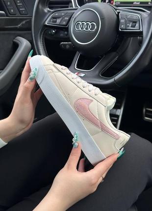 Женские кроссовки nike blazer low ‘77 vintage beige pink