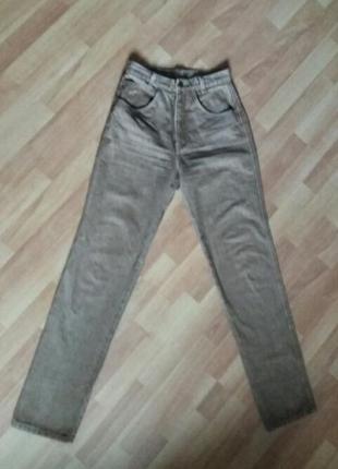 Необычные джинсы мом с бантиком.3 фото