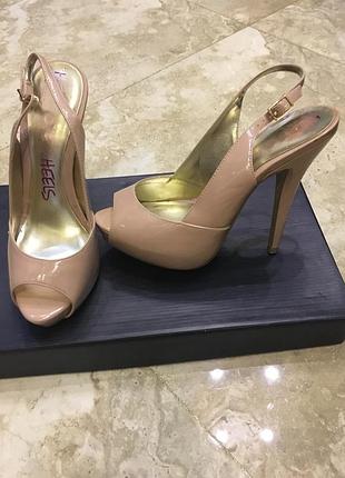 Туфлі лакові нюдовый колір head over heels by dune.