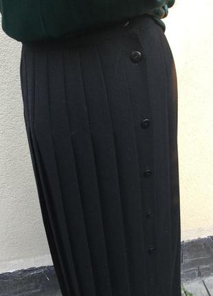 Чёрная юбка в складки,по боку застежка,шерсть100%,laura ashley,оригинал5 фото