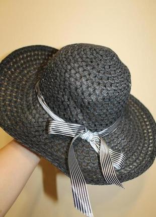 Летняя шляпа с большими полями. очень красивая