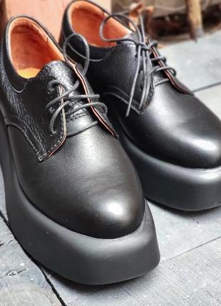 Черные туфли на платформе2 фото