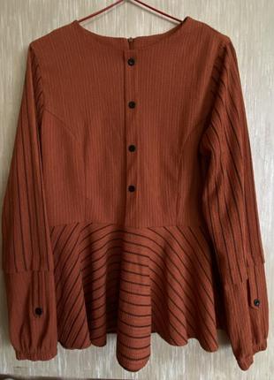 Блуза с баской и рукавами-фонариками кипрчного цвета2 фото