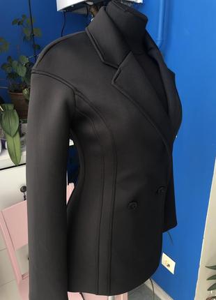 Чёрний двубортный пиджак7 фото