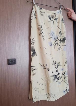 Стильная шелковая юбка с разрезом сбоку3 фото