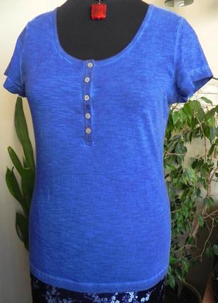 Легкая футболка - блуза с ажурной спинкой ультрамаринового  цвета s.oliver2 фото