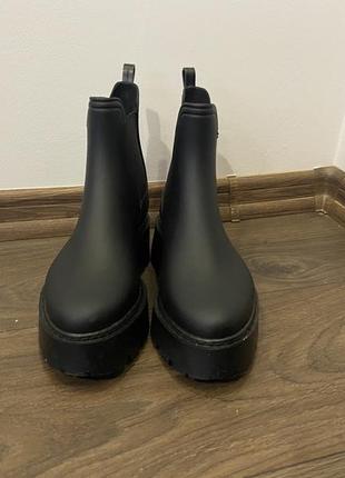 Резиновые сапоги