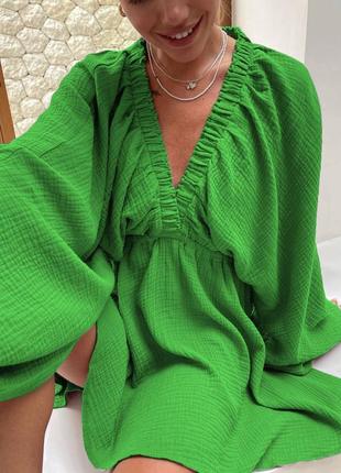 Платье натуральное качественное муслин свободное воздушная легкая оверсайз широкое сени короткое платье спадающее хлопковое белое зеленое пудра розовая хаки7 фото
