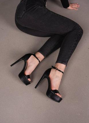 Стильні чорні босоніжки на платформі,на підборах чорного кольору на шпильці,на каблуку ,жіноче взуття на літо 2023-20242 фото