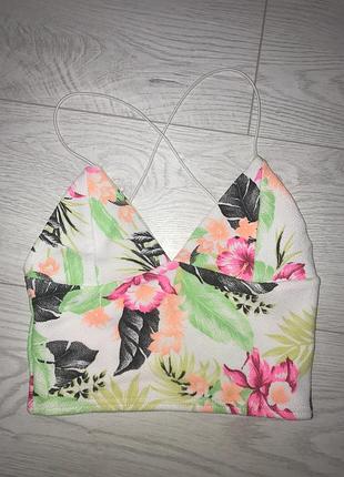 Топ з тропічним малюнком missguided