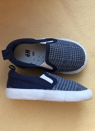 Кеди, мокасіни, сліпони h&m